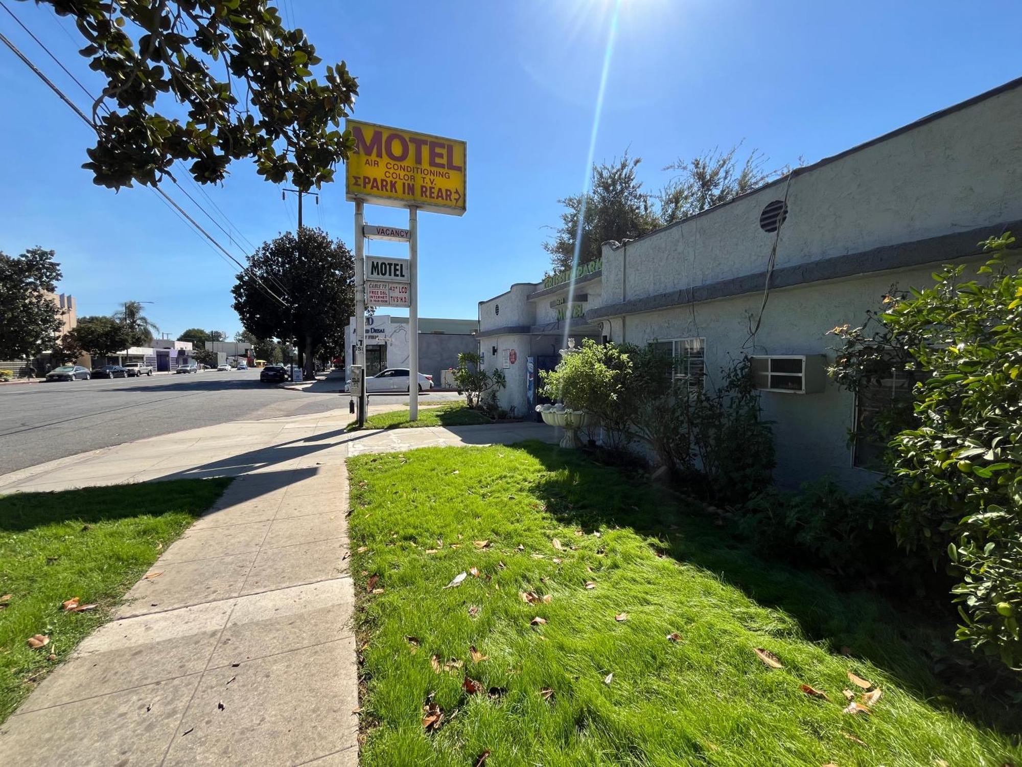Griffith Park Motel, In Los Angeles Hollywood Area Глендейл Екстериор снимка